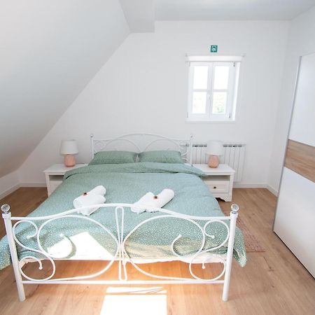 Apartmani Kac Karlovac Eksteriør bilde
