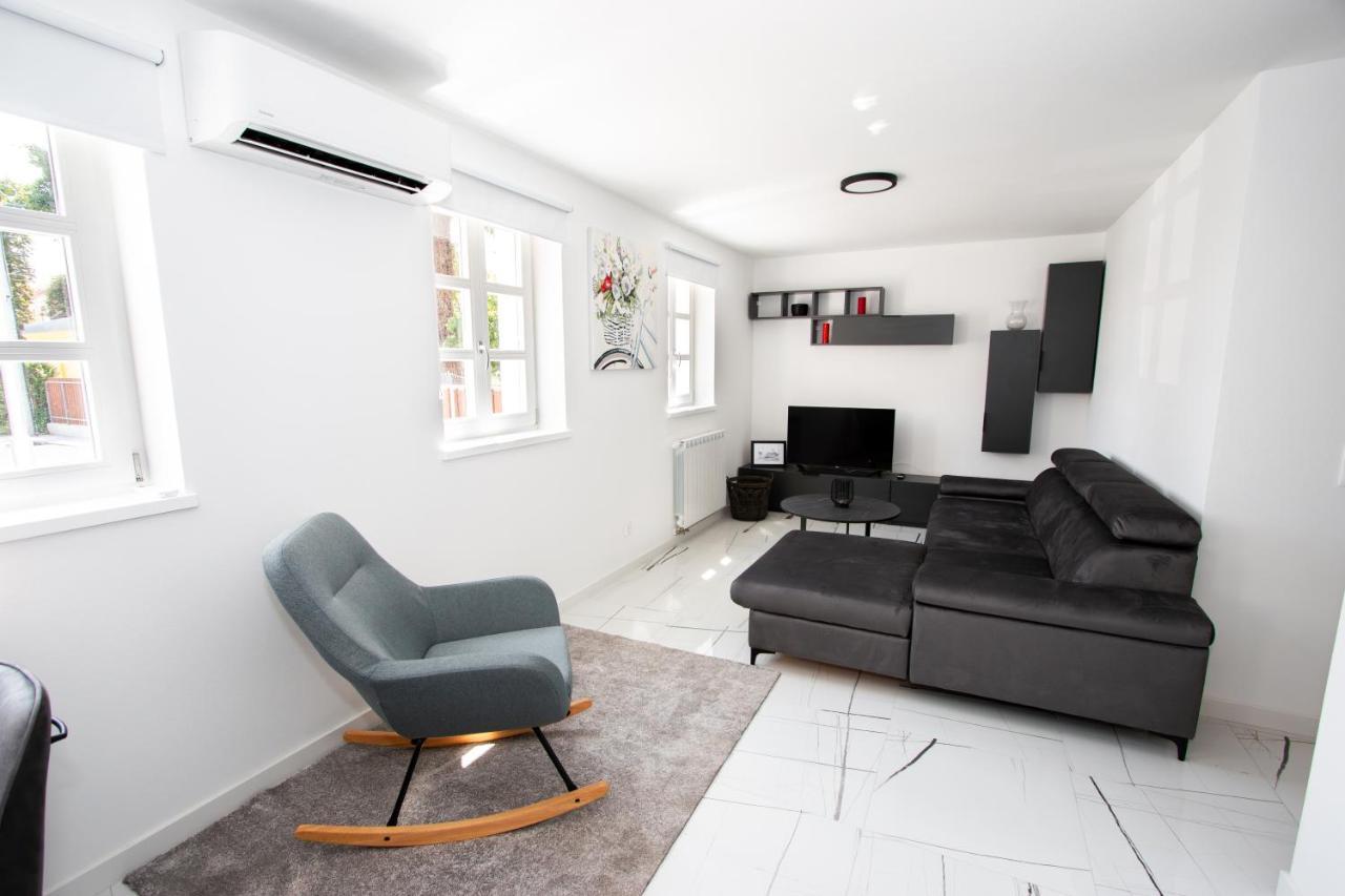 Apartmani Kac Karlovac Eksteriør bilde