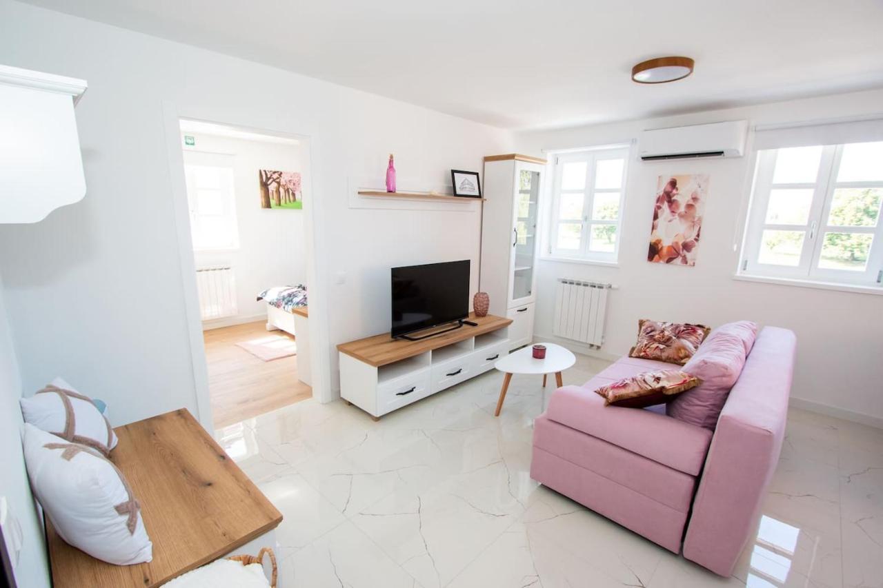 Apartmani Kac Karlovac Eksteriør bilde
