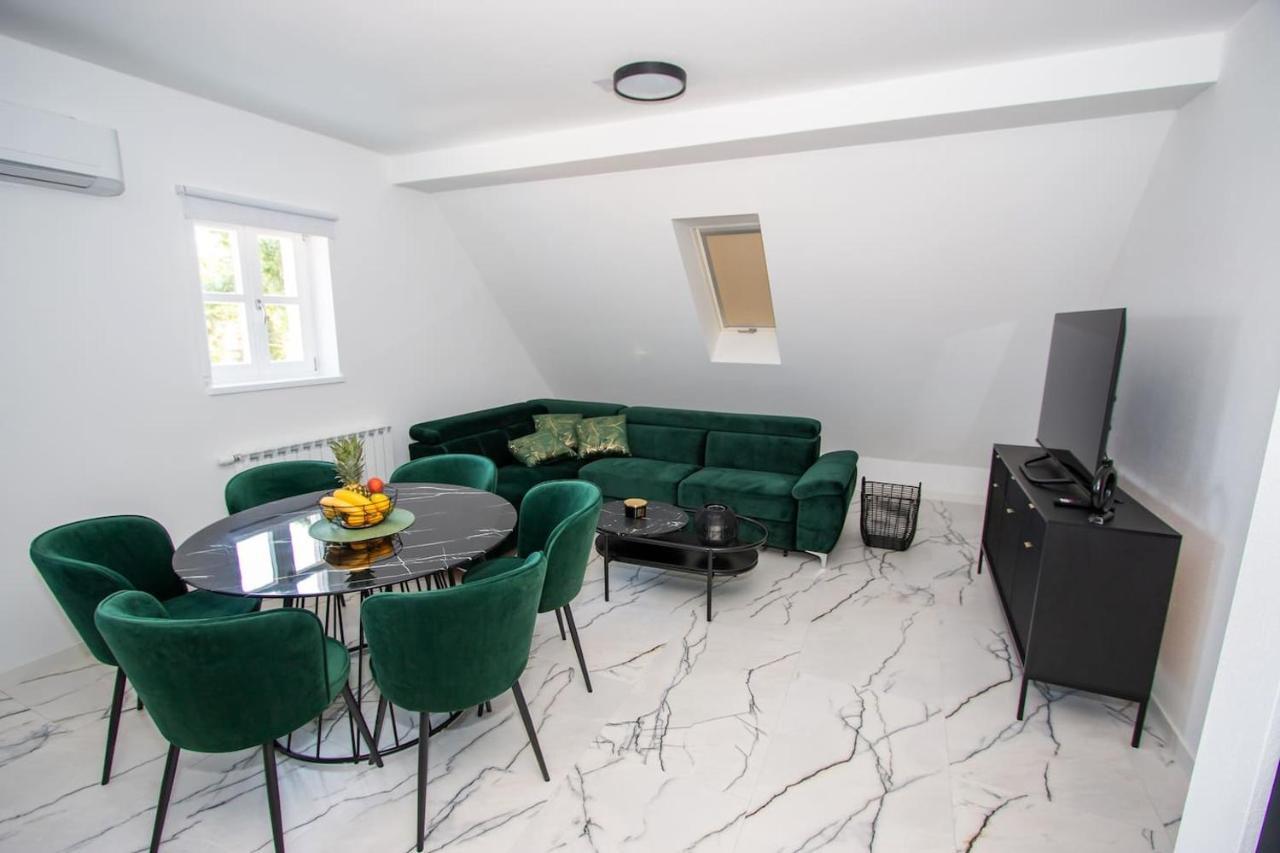 Apartmani Kac Karlovac Eksteriør bilde