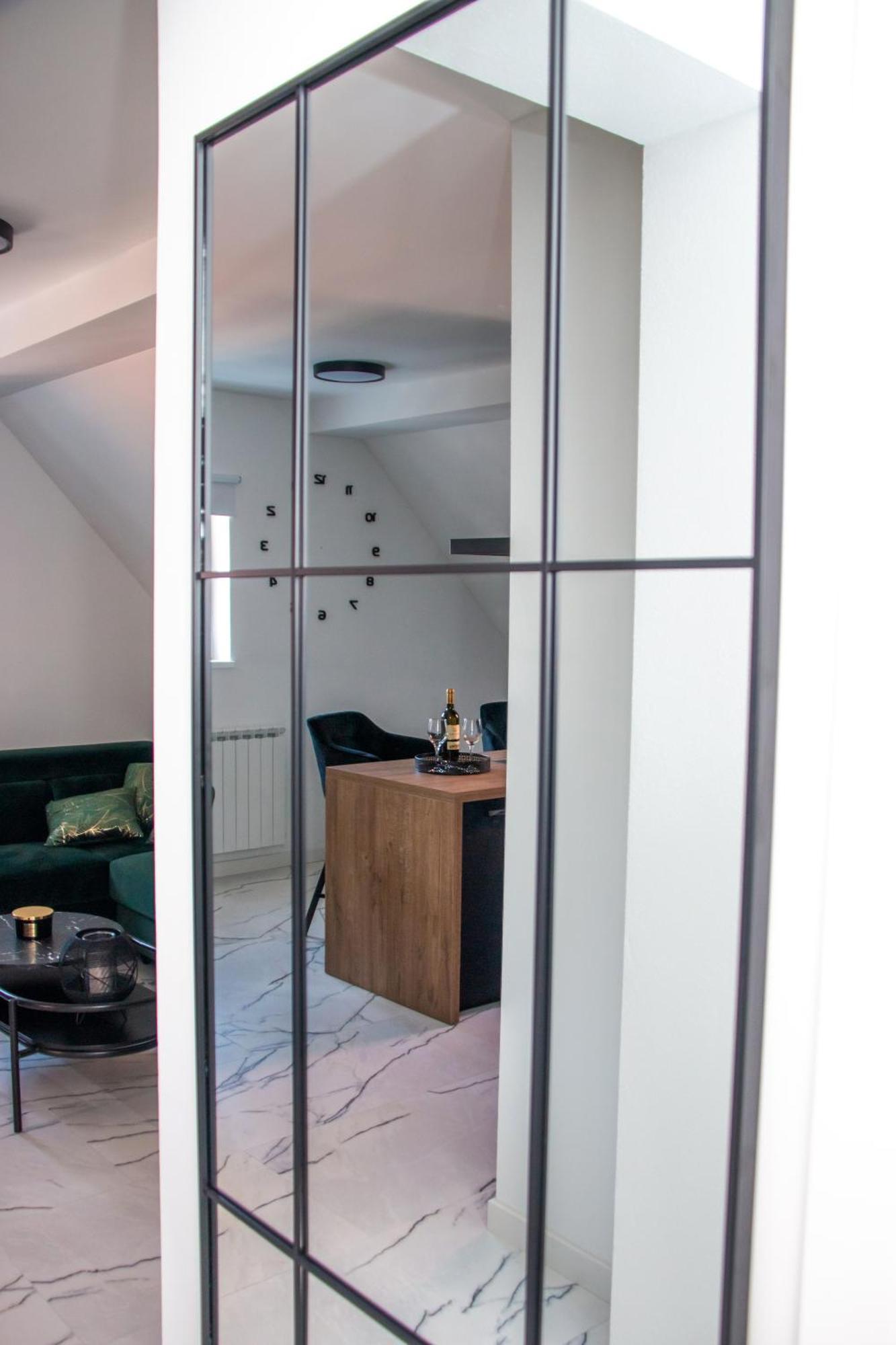 Apartmani Kac Karlovac Eksteriør bilde