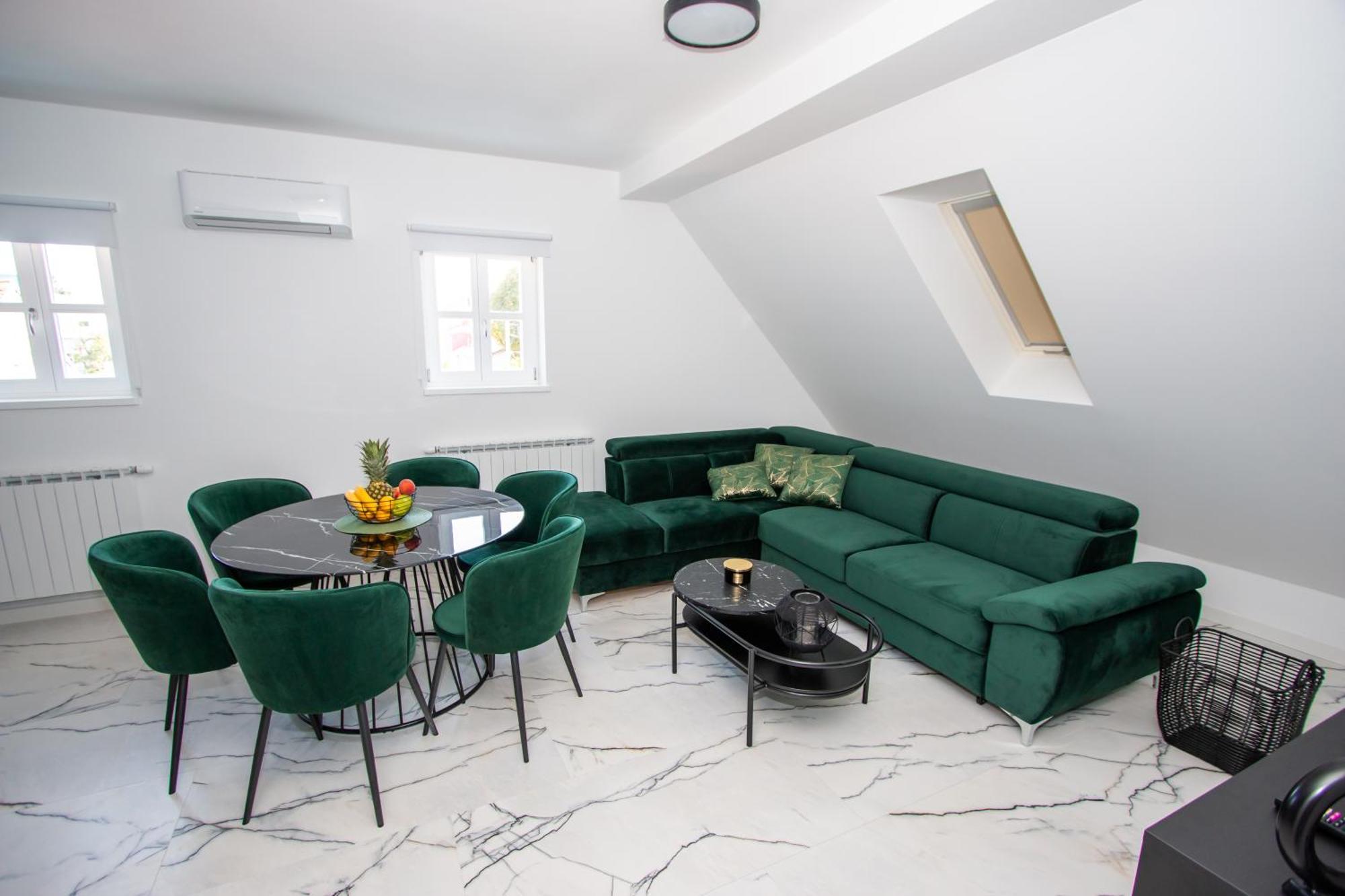 Apartmani Kac Karlovac Eksteriør bilde