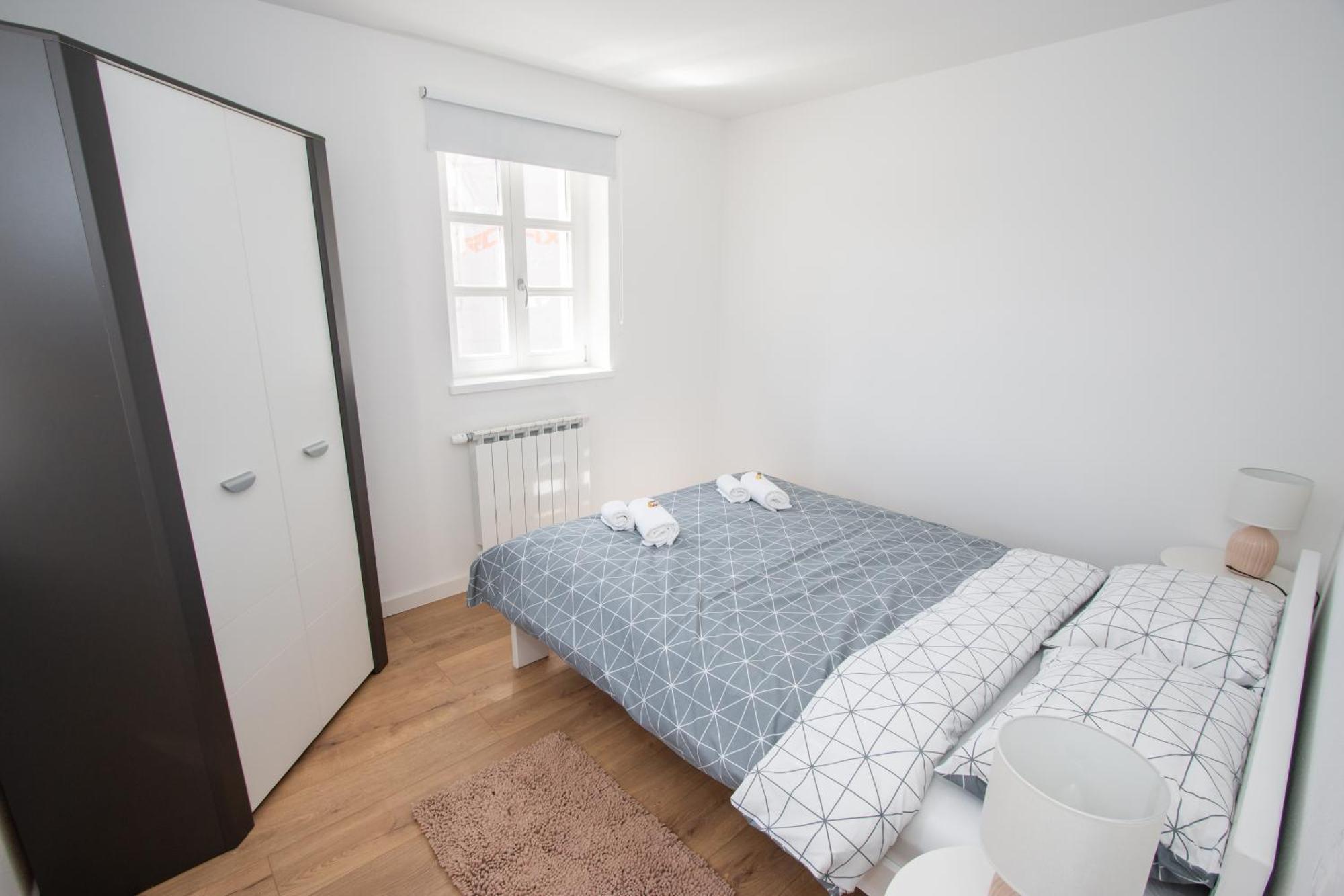 Apartmani Kac Karlovac Eksteriør bilde