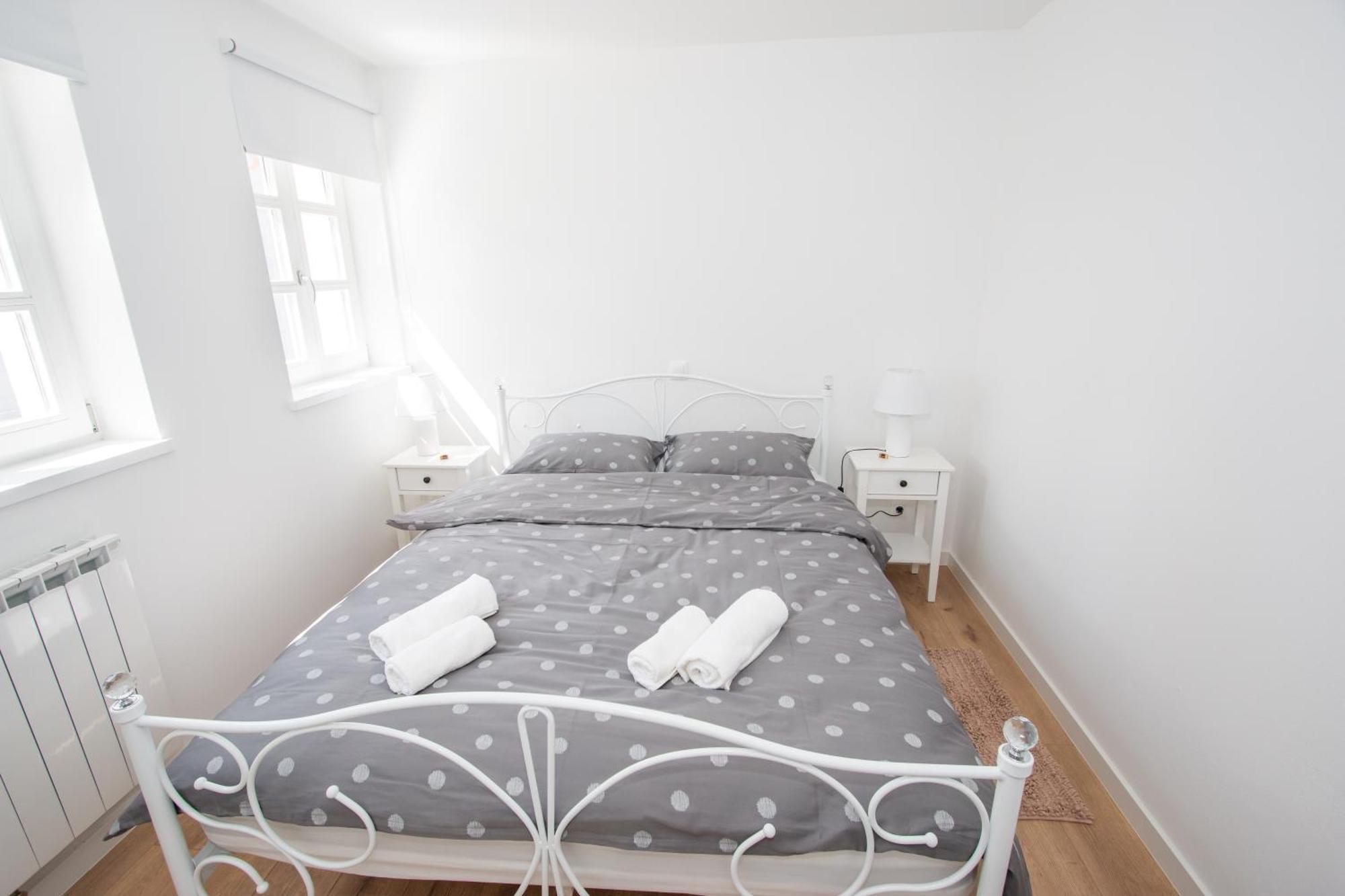 Apartmani Kac Karlovac Eksteriør bilde