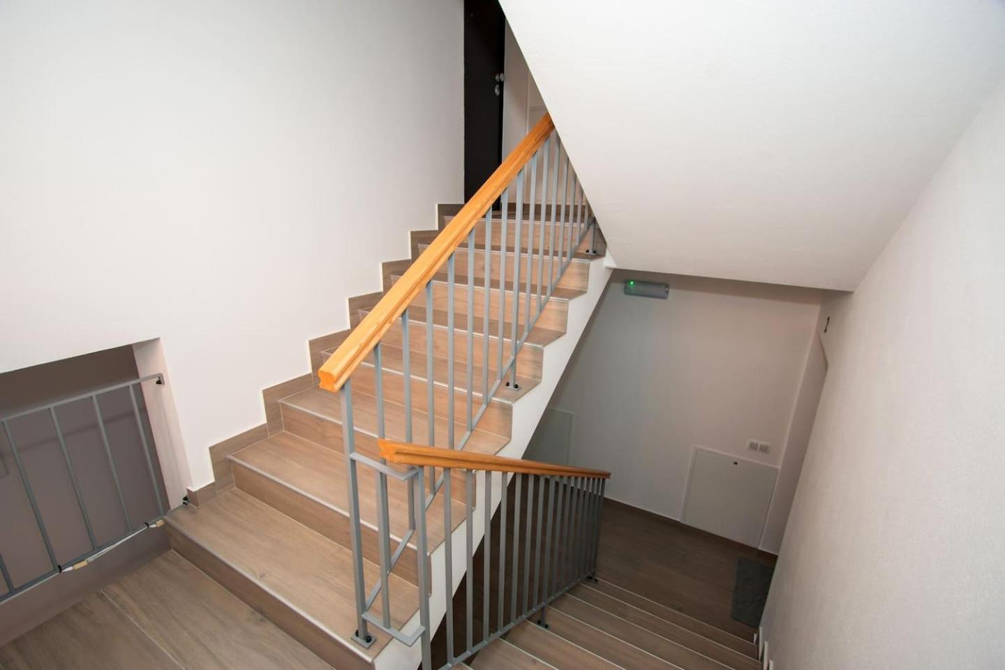 Apartmani Kac Karlovac Eksteriør bilde