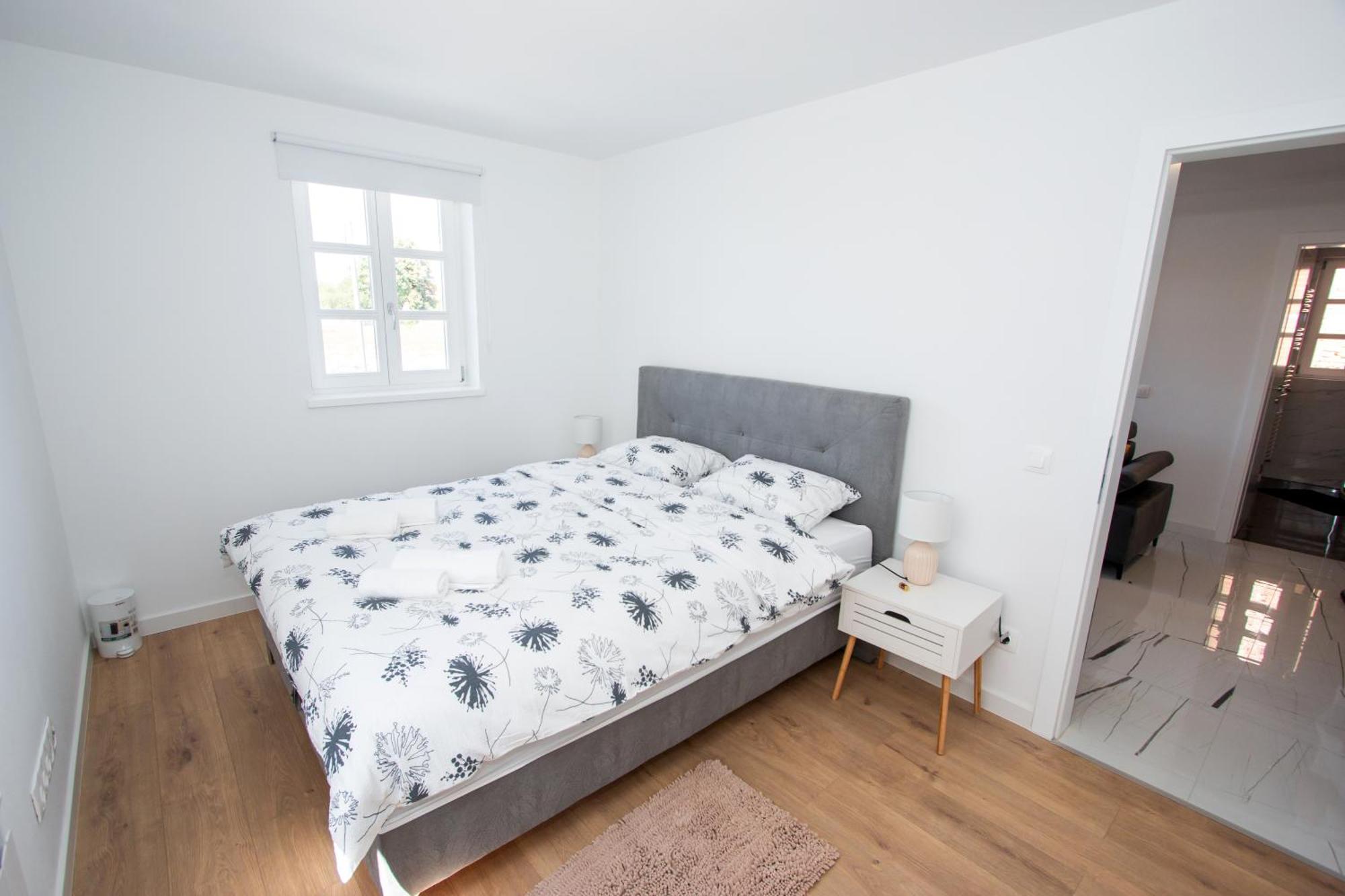 Apartmani Kac Karlovac Eksteriør bilde